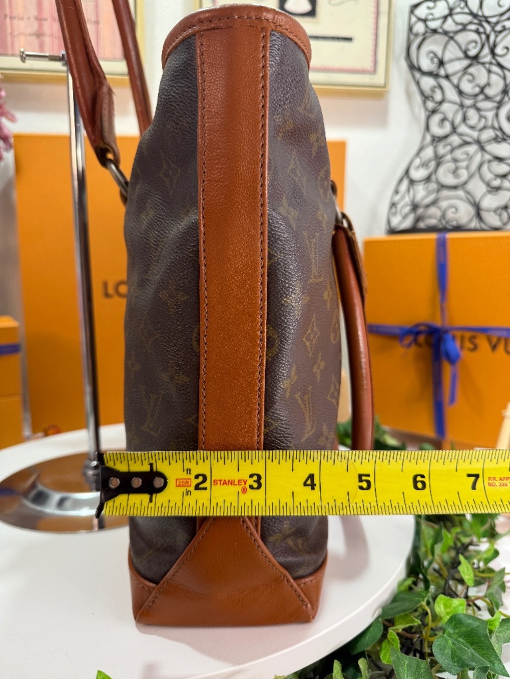 LOUIS VUITTON LARGE MONOGRAM FRENCH TOTE! - Picture 4 of 17